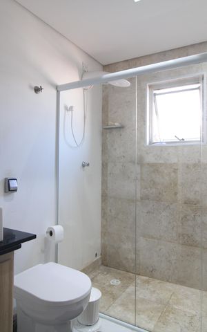 Casa à venda com 138m², 2 quartos e 2 vagasSuíte 1 / banheiro