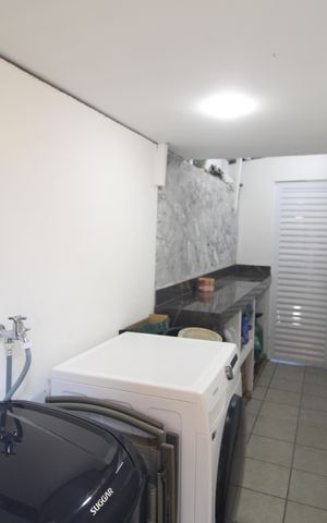 Casa à venda com 138m², 2 quartos e 2 vagasLavanderia