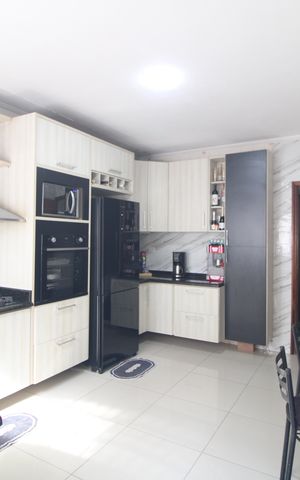 Casa à venda com 138m², 2 quartos e 2 vagasCozinha