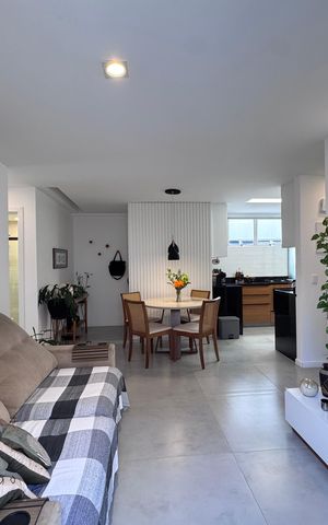 Apartamento à venda com 83m², 3 quartos e 1 vaga Apartamento à venda com 83m², 3 quartos e 1 vagaSala