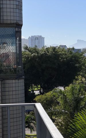 Apartamento à venda com 83m², 3 quartos e 1 vaga Apartamento à venda com 83m², 3 quartos e 1 vagaVaranda