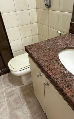 Apartamento à venda com 111m², 3 quartos e 2 vagas Apartamento à venda com 111m², 3 quartos e 2 vagasBanheiro