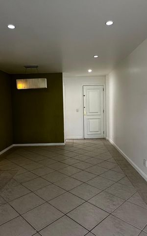 Apartamento à venda com 111m², 3 quartos e 2 vagas Apartamento à venda com 111m², 3 quartos e 2 vagasSala