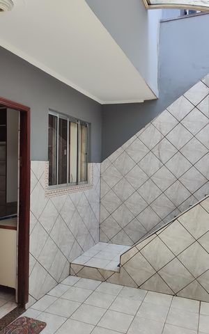 Casa à venda com 183m², 3 quartos e 4 vagas Casa à venda com 183m², 3 quartos e 4 vagasÁrea externa