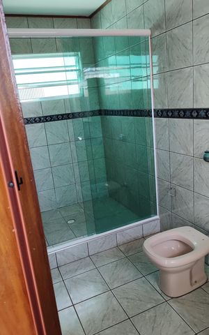 Casa à venda com 183m², 3 quartos e 4 vagas Casa à venda com 183m², 3 quartos e 4 vagasBanheiro