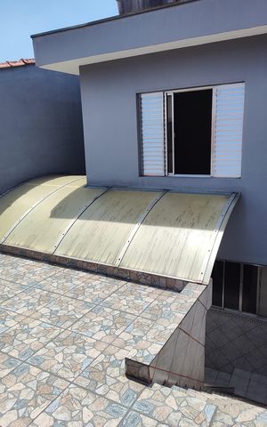Casa à venda com 183m², 3 quartos e 4 vagas Casa à venda com 183m², 3 quartos e 4 vagasÁrea externa