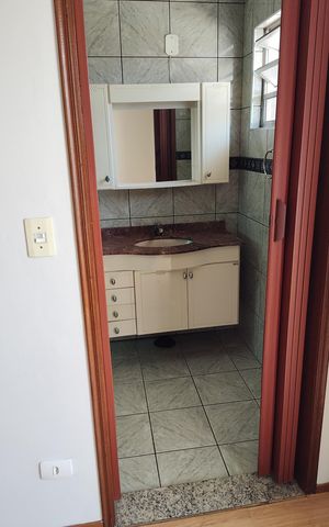 Casa à venda com 183m², 3 quartos e 4 vagas Casa à venda com 183m², 3 quartos e 4 vagasBanheiro