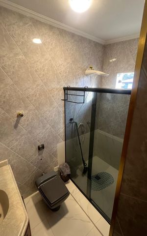 Casa à venda com 186m², 3 quartos e 4 vagas Casa à venda com 186m², 3 quartos e 4 vagasBanheiro