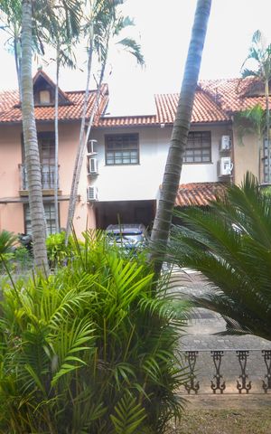 Casa para alugar com 90m², 3 quartos e 2 vagas Casa para alugar com 90m², 3 quartos e 2 vagasSala-vista