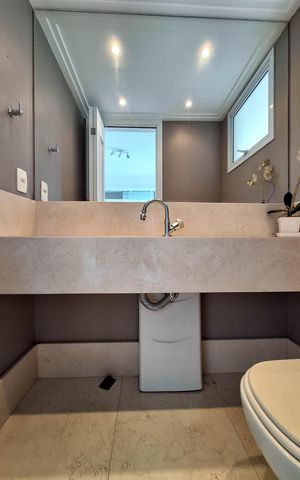 Apartamento à venda com 196m², 3 quartos e 2 vagas Apartamento à venda com 196m², 3 quartos e 2 vagasLavabo