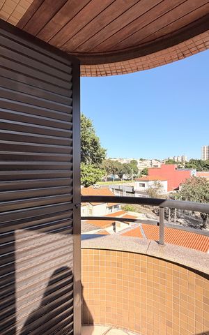 Apartamento à venda com 133m², 3 quartos e 2 vagasQuarto 2 - Varanda