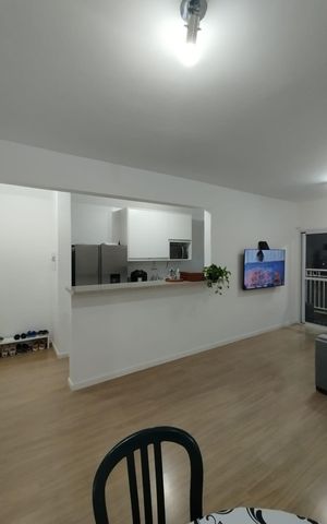 Apartamento à venda com 81m², 3 quartos e 2 vagas Apartamento à venda com 81m², 3 quartos e 2 vagasSala