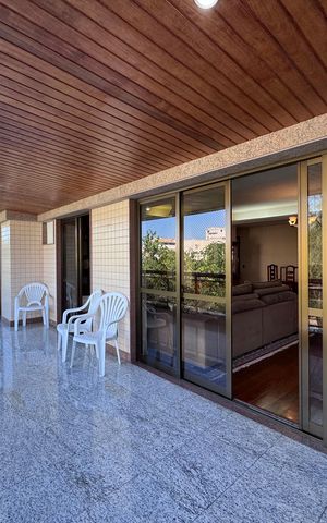 Apartamento à venda com 188m², 3 quartos e 3 vagas Apartamento à venda com 188m², 3 quartos e 3 vagasVaranda