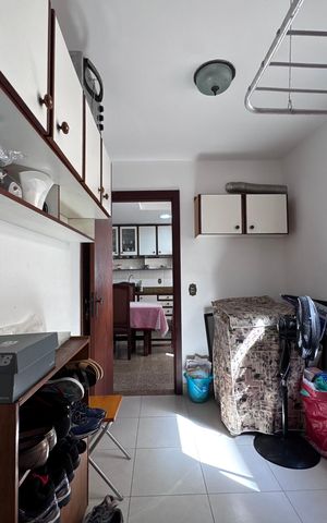 Apartamento à venda com 188m², 3 quartos e 3 vagas Apartamento à venda com 188m², 3 quartos e 3 vagasÁrea de Serviço