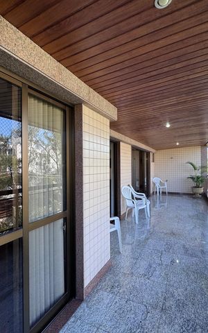 Apartamento à venda com 188m², 3 quartos e 3 vagas Apartamento à venda com 188m², 3 quartos e 3 vagasVaranda
