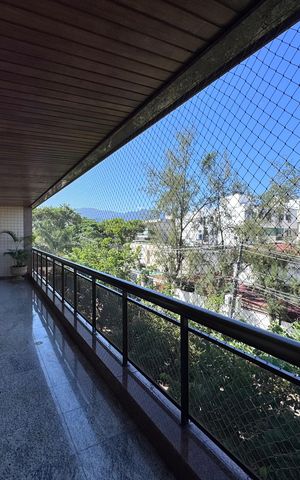 Apartamento à venda com 188m², 3 quartos e 3 vagas Apartamento à venda com 188m², 3 quartos e 3 vagasVaranda