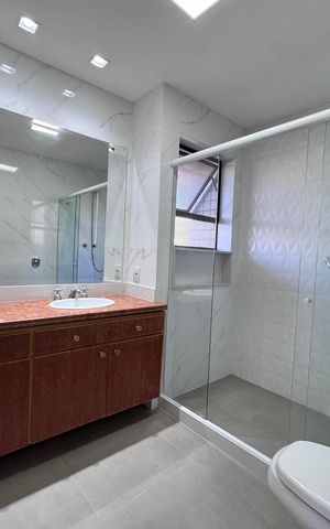 Apartamento à venda com 188m², 3 quartos e 3 vagas Apartamento à venda com 188m², 3 quartos e 3 vagasSuíte 1 - Banheiro
