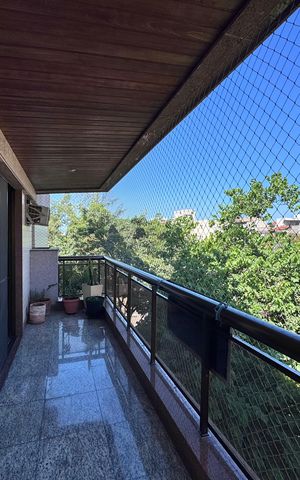 Apartamento à venda com 188m², 3 quartos e 3 vagas Apartamento à venda com 188m², 3 quartos e 3 vagasSuíte 2 - Varanda