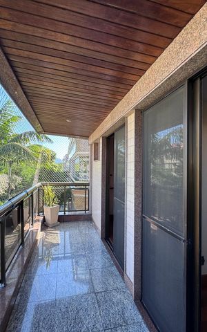Apartamento à venda com 188m², 3 quartos e 3 vagas Apartamento à venda com 188m², 3 quartos e 3 vagasSuíte 2 - Varanda