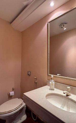 Apartamento à venda com 188m², 3 quartos e 3 vagas Apartamento à venda com 188m², 3 quartos e 3 vagasLavabo