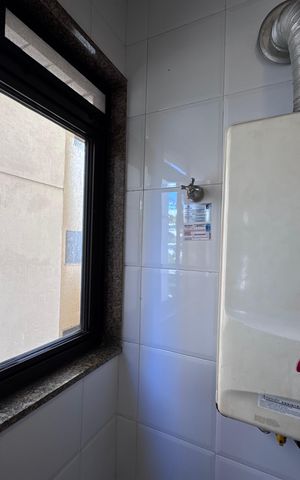 Apartamento à venda com 188m², 3 quartos e 3 vagas Apartamento à venda com 188m², 3 quartos e 3 vagasÁrea de Serviço