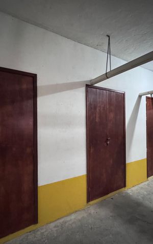 Apartamento à venda com 188m², 3 quartos e 3 vagas Apartamento à venda com 188m², 3 quartos e 3 vagasÁrea comum