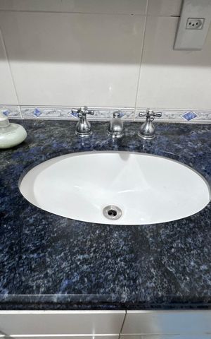Apartamento à venda com 188m², 3 quartos e 3 vagas Apartamento à venda com 188m², 3 quartos e 3 vagasBanheiro Social