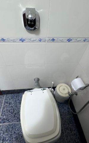 Apartamento à venda com 188m², 3 quartos e 3 vagas Apartamento à venda com 188m², 3 quartos e 3 vagasBanheiro Social