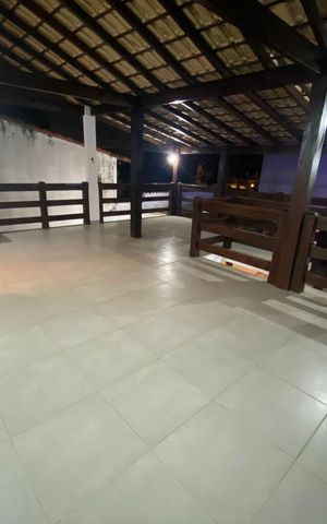 Casa à venda com 272m², 5 quartos e 4 vagas Casa à venda com 272m², 5 quartos e 4 vagasÁrea externa