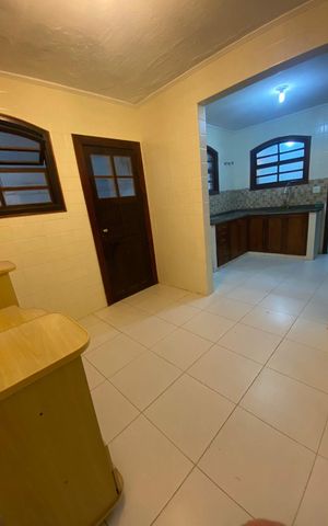 Casa à venda com 272m², 5 quartos e 4 vagas Casa à venda com 272m², 5 quartos e 4 vagasCozinha