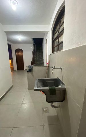 Casa à venda com 272m², 5 quartos e 4 vagas Casa à venda com 272m², 5 quartos e 4 vagasÁrea de serviço