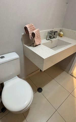 Apartamento à venda com 122m², 4 quartos e 2 vagas Apartamento à venda com 122m², 4 quartos e 2 vagasLavabo