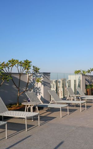 Apartamento à venda com 180m², 3 quartos e 3 vagas Apartamento à venda com 180m², 3 quartos e 3 vagasÁrea comum - Piscina
