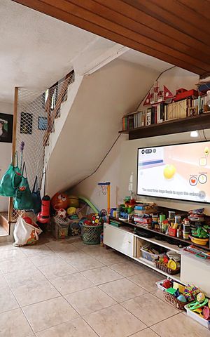 Casa de condomínio à venda com 86m², 2 quartos e 1 vagaSala