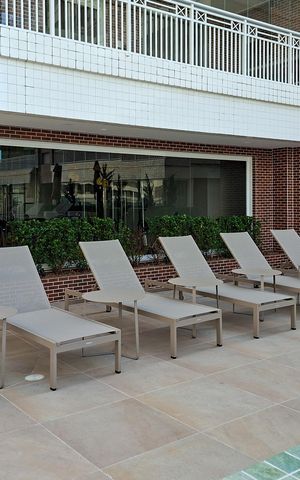 Apartamento para alugar com 121m², 3 quartos e 3 vagas Apartamento para alugar com 121m², 3 quartos e 3 vagasÁrea comum - Piscina