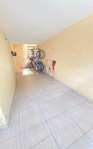 Casa à venda com 114m², 3 quartos e 2 vagas