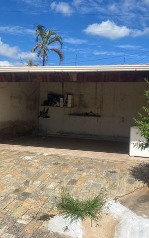 Casa para alugar com 360m², 2 quartos e 4 vagas Casa para alugar com 360m², 2 quartos e 4 vagasÁrea externa