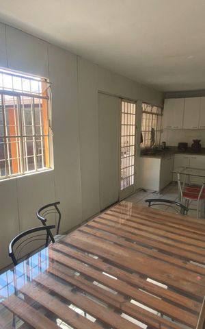 Casa para alugar com 360m², 2 quartos e 4 vagas Casa para alugar com 360m², 2 quartos e 4 vagasCozinha