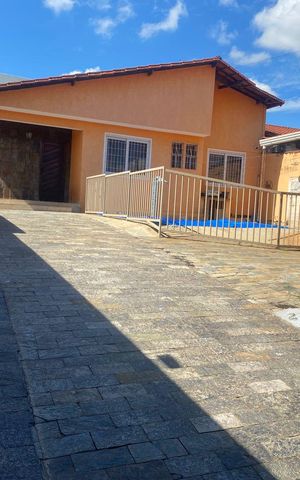 Casa para alugar com 360m², 2 quartos e 4 vagas Casa para alugar com 360m², 2 quartos e 4 vagasÁrea externa