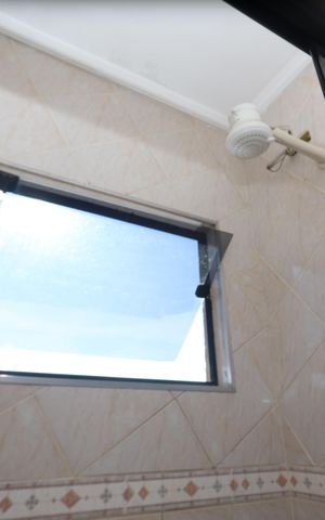 Casa de condomínio à venda com 126m², 3 quartos e 2 vagasBanheiro Social