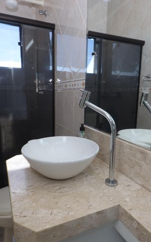 Casa de condomínio à venda com 126m², 3 quartos e 2 vagasBanheiro Social