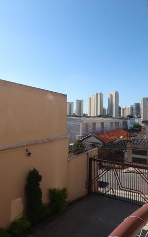Casa de condomínio à venda com 126m², 3 quartos e 2 vagasSacada