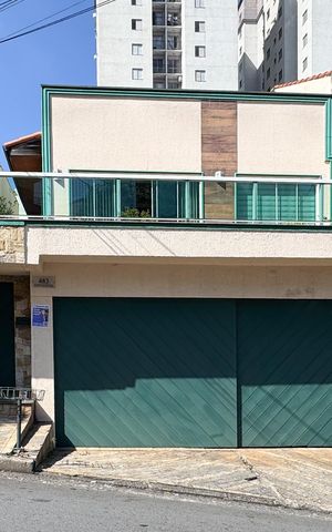 Casa à venda com 400m², 3 quartos e 4 vagas Casa à venda com 400m², 3 quartos e 4 vagasFachada