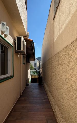 Casa à venda com 400m², 3 quartos e 4 vagas Casa à venda com 400m², 3 quartos e 4 vagasQuintal lateral