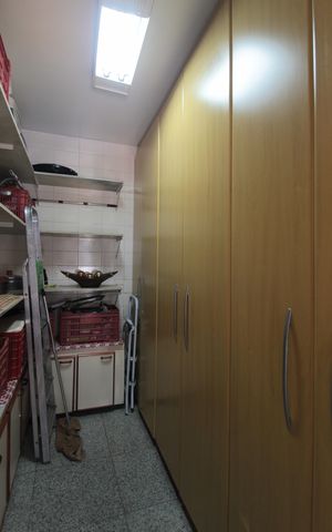 Casa à venda com 244m², 3 quartos e 3 vagasDespensa