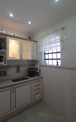 Casa à venda com 244m², 3 quartos e 3 vagasCozinha
