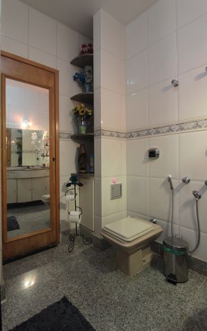 Casa à venda com 244m², 3 quartos e 3 vagasBanheiro Social