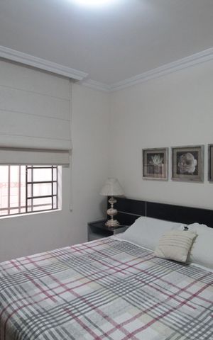 Casa à venda com 244m², 3 quartos e 3 vagasSuite