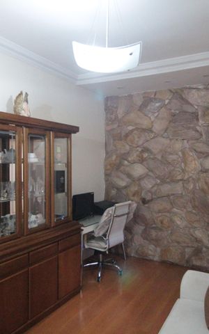 Casa à venda com 244m², 3 quartos e 3 vagasSuite