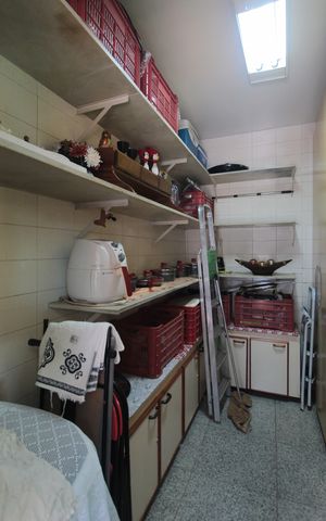 Casa à venda com 244m², 3 quartos e 3 vagasDespensa